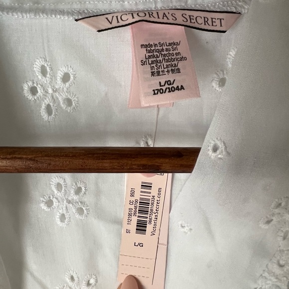 Victoria’s Secret Robe - Picture 7 of 7